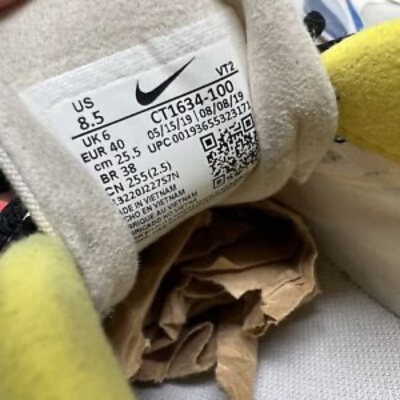 Nike Air Max 270 React “Legend of Her 8.5 - Picture 12 of 13